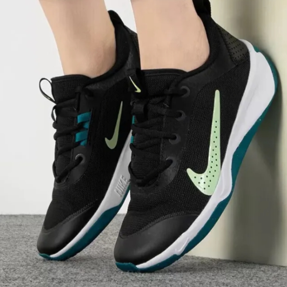 Nike Omni Multi Court Black Hardly Volt Sneakers Size 6Y MSRP $90